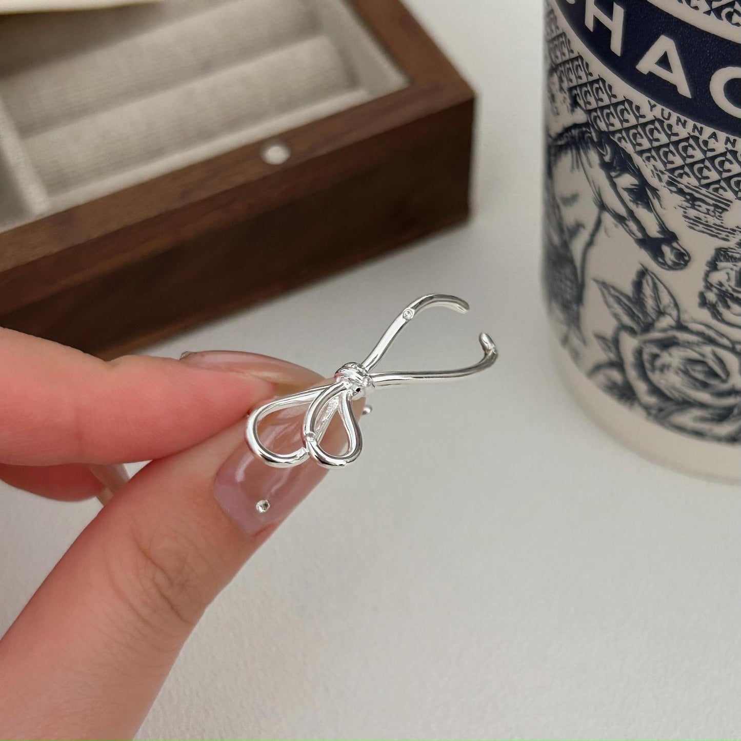 Anello minimalista con fiocco in argento sterling 925 per donna