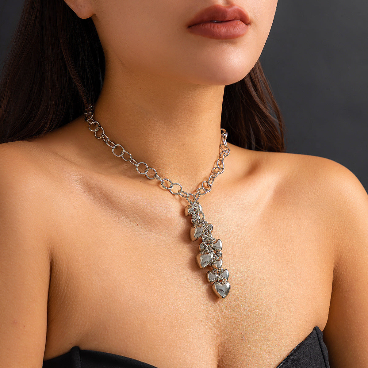 Collana Girocollo a Cuore Ispirata agli Anni 2000 con Dettagli di Perline e Nappa da Donna