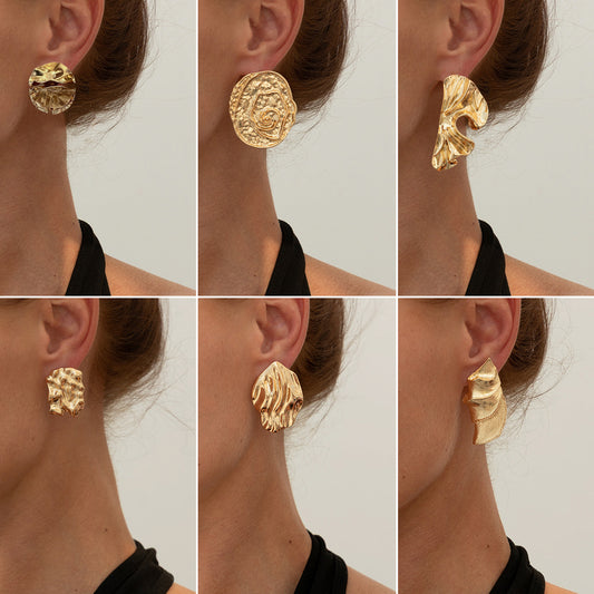 Pendientes de botón geométricos minimalistas para mujer con diseño de textura plegada en aleación con acabado galvanizado