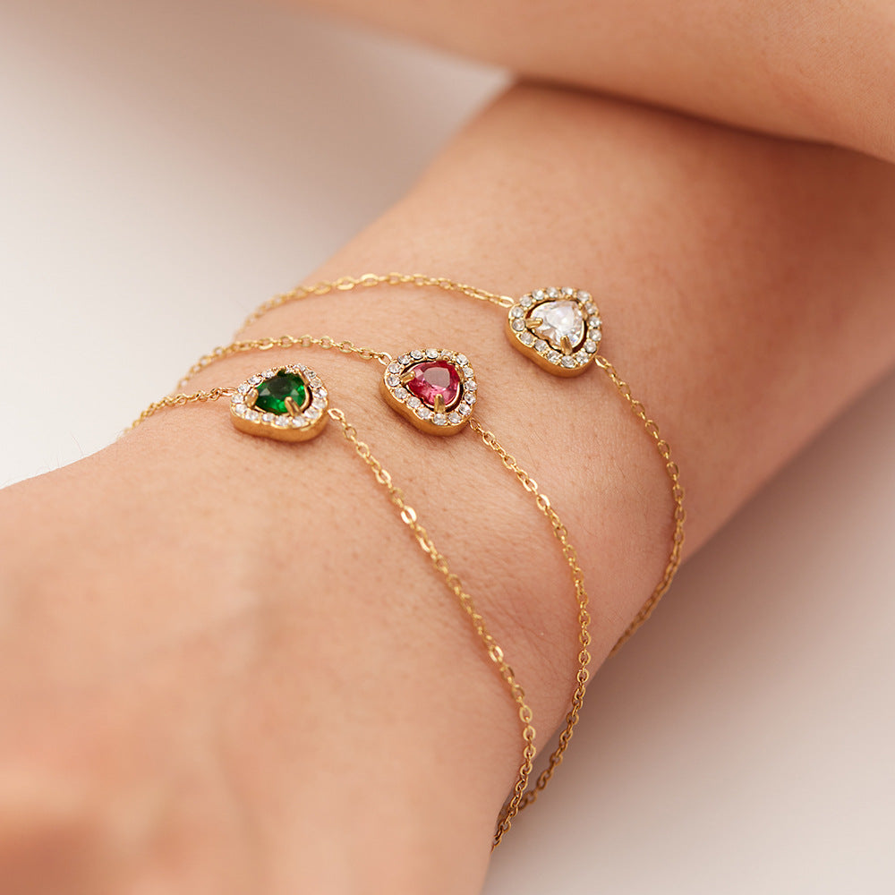 Bracciale minimalista geometrico a forma di cuore in acciaio inossidabile con placcatura in oro 18K e intarsio di zirconi