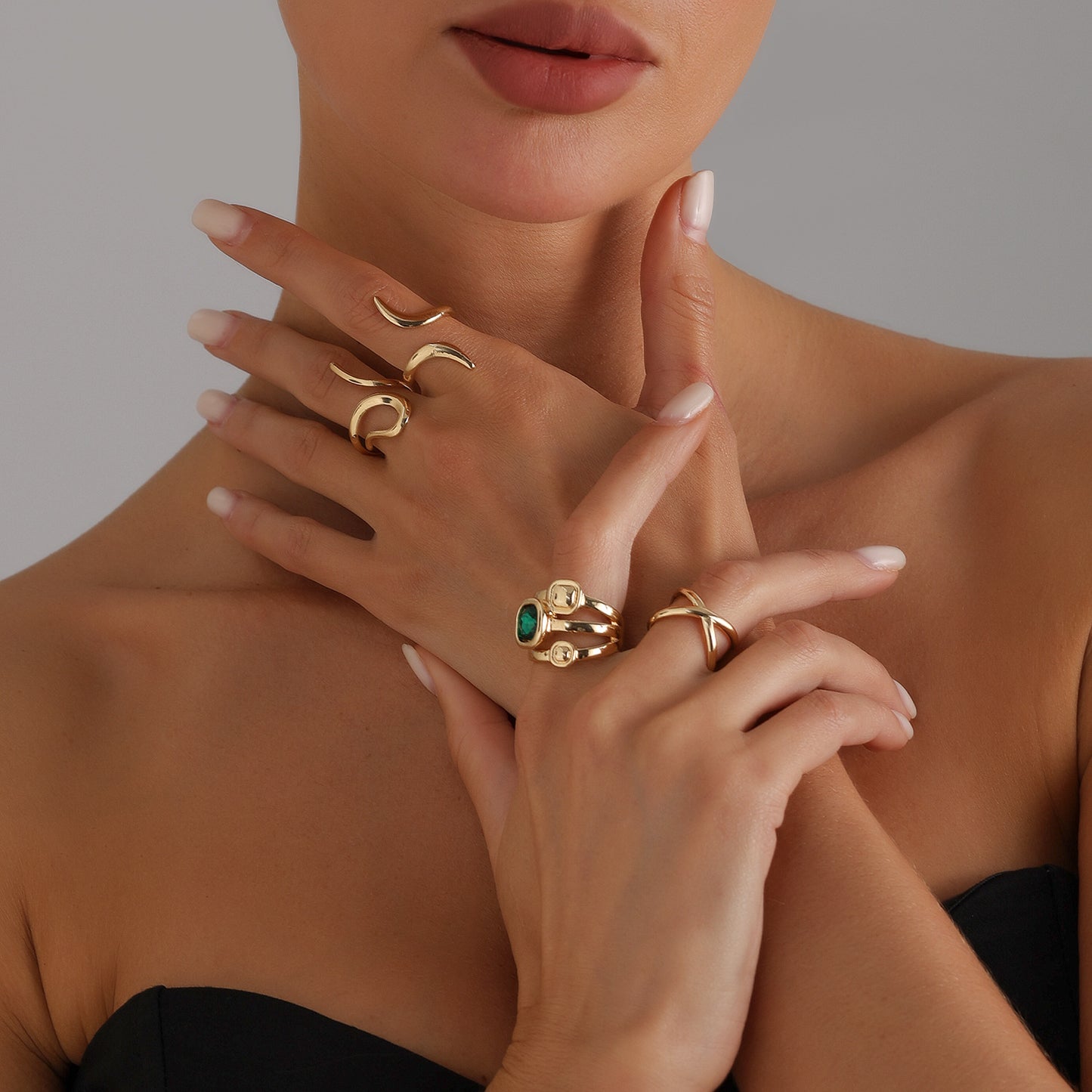 Anillo Abierto Geométrico Ajustable con Acabado Metálico Plateado y Detalles de Piedras Preciosas Coloridas para Mujer