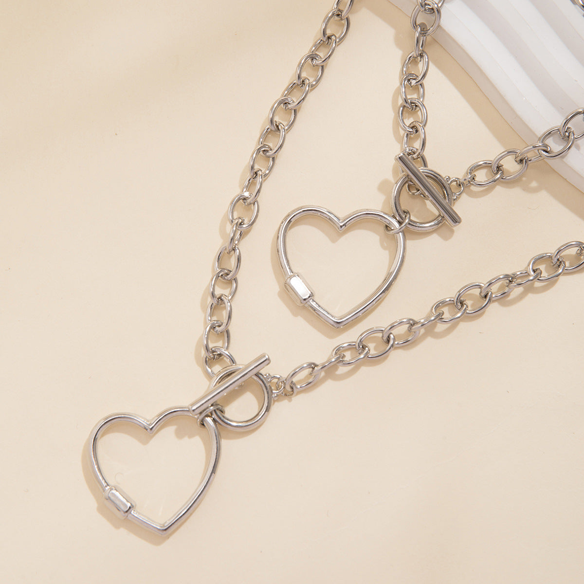 Collana Pendente Cuore e Stella Geometrici Audaci da Donna in Lega Elettroplaccata con Catena a Croce Gioielli