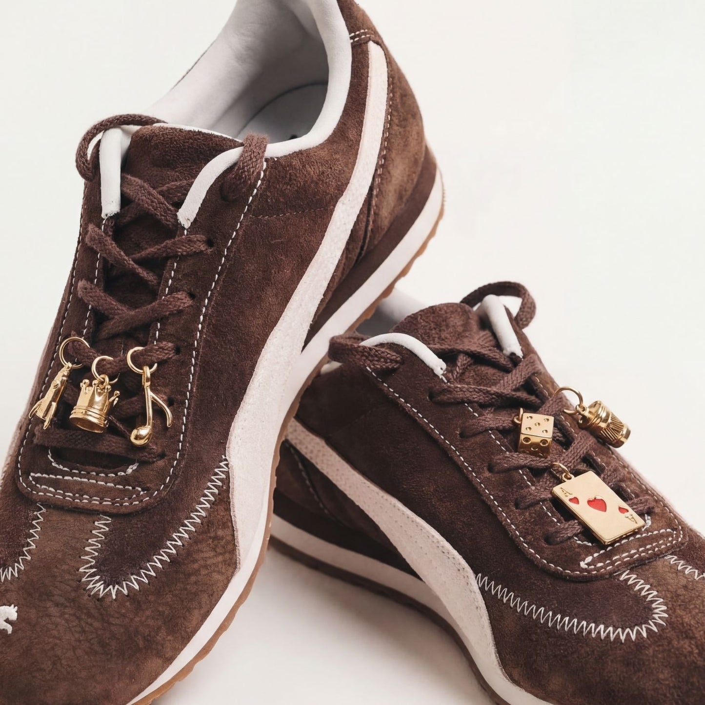 Barra de dijes redondos de estrella y corazón de acero inoxidable chapado en oro vintage para zapatos DIY