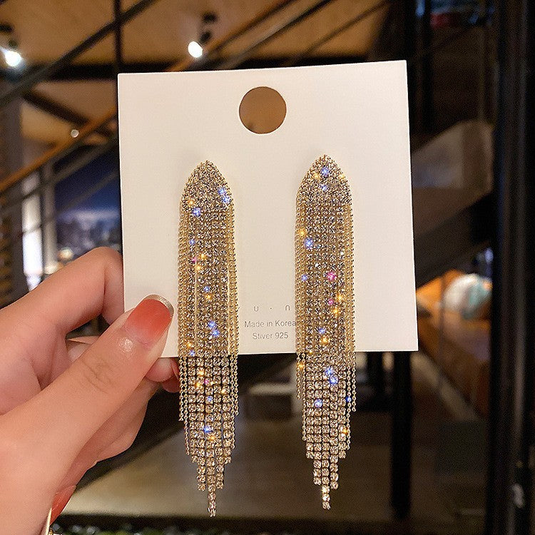 Orecchini pendenti con nappe geometriche minimaliste con intarsi di strass in rame placcato e perni in argento sterling 925 da donna