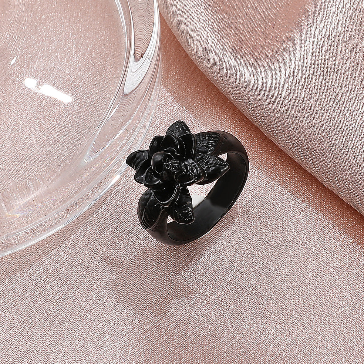 Gothic Punk Skull-Shaped Alloy Ring with Electroplated Finish for Unisex Streetwear Fashion