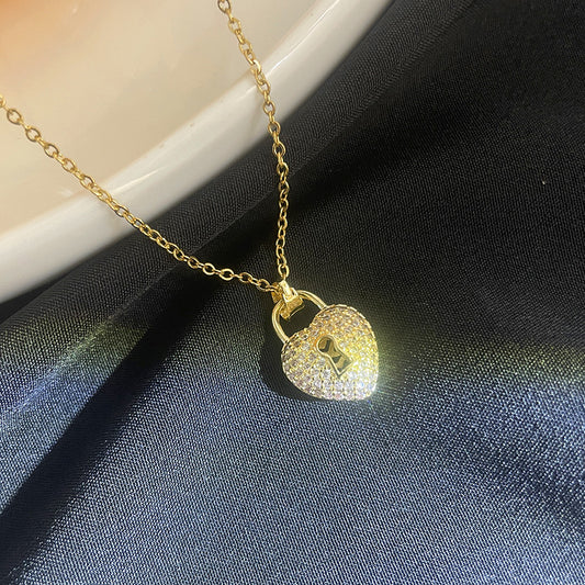 Creative Fashion Key-Shaped Pendant Necklace for Women with Rhinestone Inlay and Gold Plating on Titanium Steel