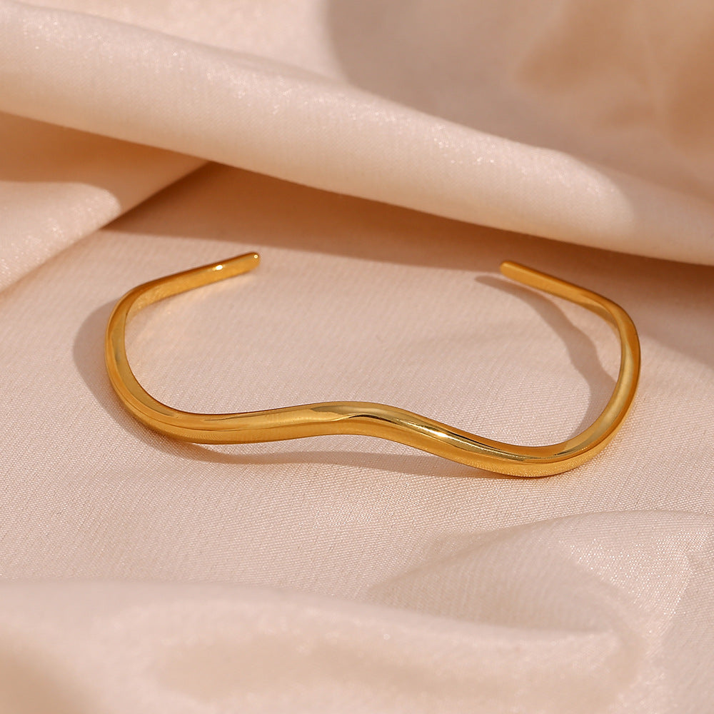 Minimalist Luxury Wave-Shaped Stainless Steel Bracelet for Women with Plated Finish