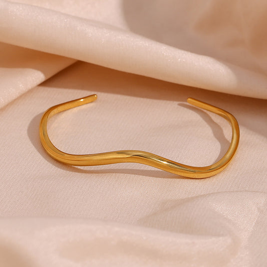Minimalist Luxury Wave-Shaped Stainless Steel Bracelet for Women with Plated Finish