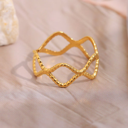 Minimalist Retro Wave Diamond-Shaped Stainless Steel Ring with 18K Gold Plating for Women