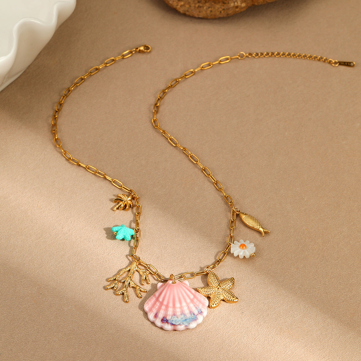 Fashionable Ocean-Inspired Starfish and Scallop Shell Pendant Necklace in Stainless Steel with 18K Gold Plating for Women
