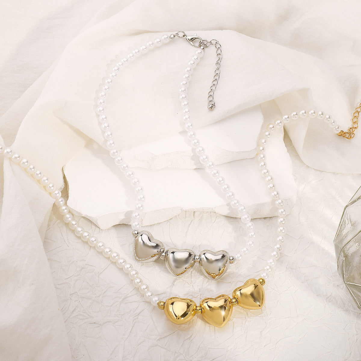 Collar vintage con colgante de corazón estilo perla barroca para mujer con acabado chapado y cadena a la clavícula