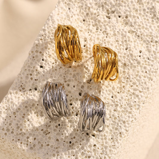 Pendientes minimalistas de acero inoxidable geométricos con baño de oro de 18 quilates y diseño hueco en forma de C para mujer