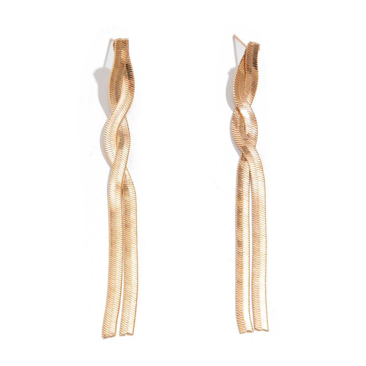 Collar minimalista con colgante geométrico, cadena de serpiente de cobre bañada en oro y detalle de borla