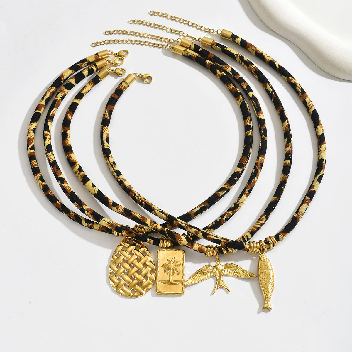 Collar de cuerda con estampado de leopardo geométrico para mujer con colgante de estrella, joyería chapada en aleación, accesorio de moda minimalista