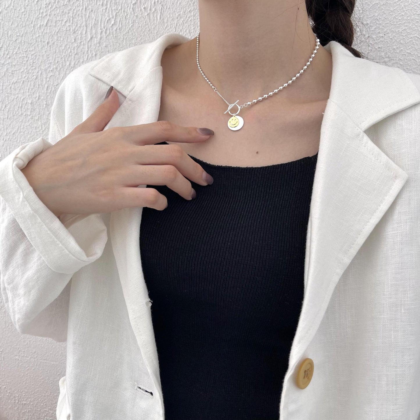 Collana con Ciondolo Rotondo Minimalista a Faccina Sorridente per Donna in Argento Sterling 925 con Catena di Perline