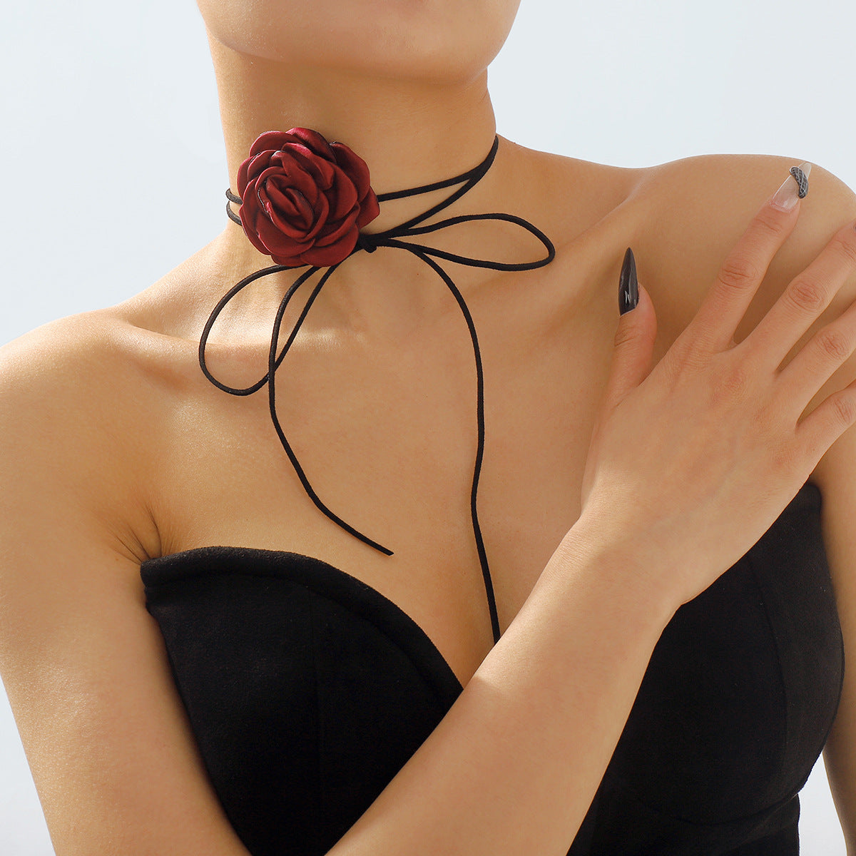 Gargantilla de perlas con diseño floral dulce y atrevido y rosa de tela geométrica en 3D para mujer