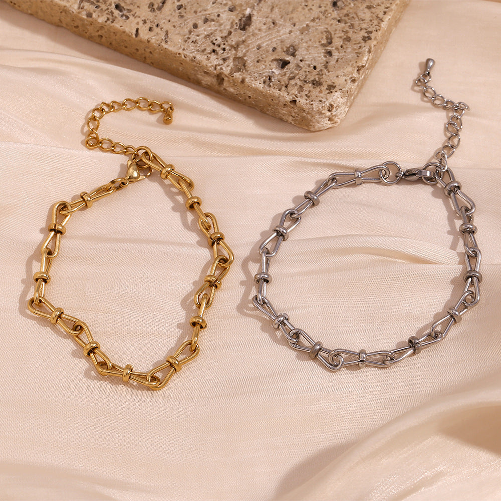 Minimalist Bow-Shaped Anklet for Women Made of Stainless Steel with 14K Gold Plating