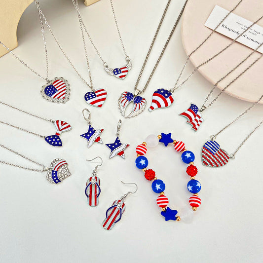 Juego de collar minimalista para mujer con colgante de estrella y corazón con incrustaciones de diamantes de imitación, chapado en aleación
