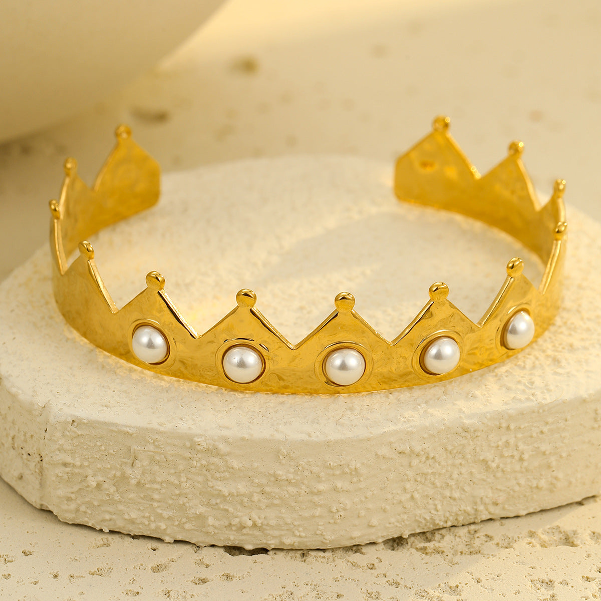 Pulsera de moda minimalista de acero de titanio para mujer con incrustaciones de piedra natural y perlas, brazalete de acero inoxidable electrochapado