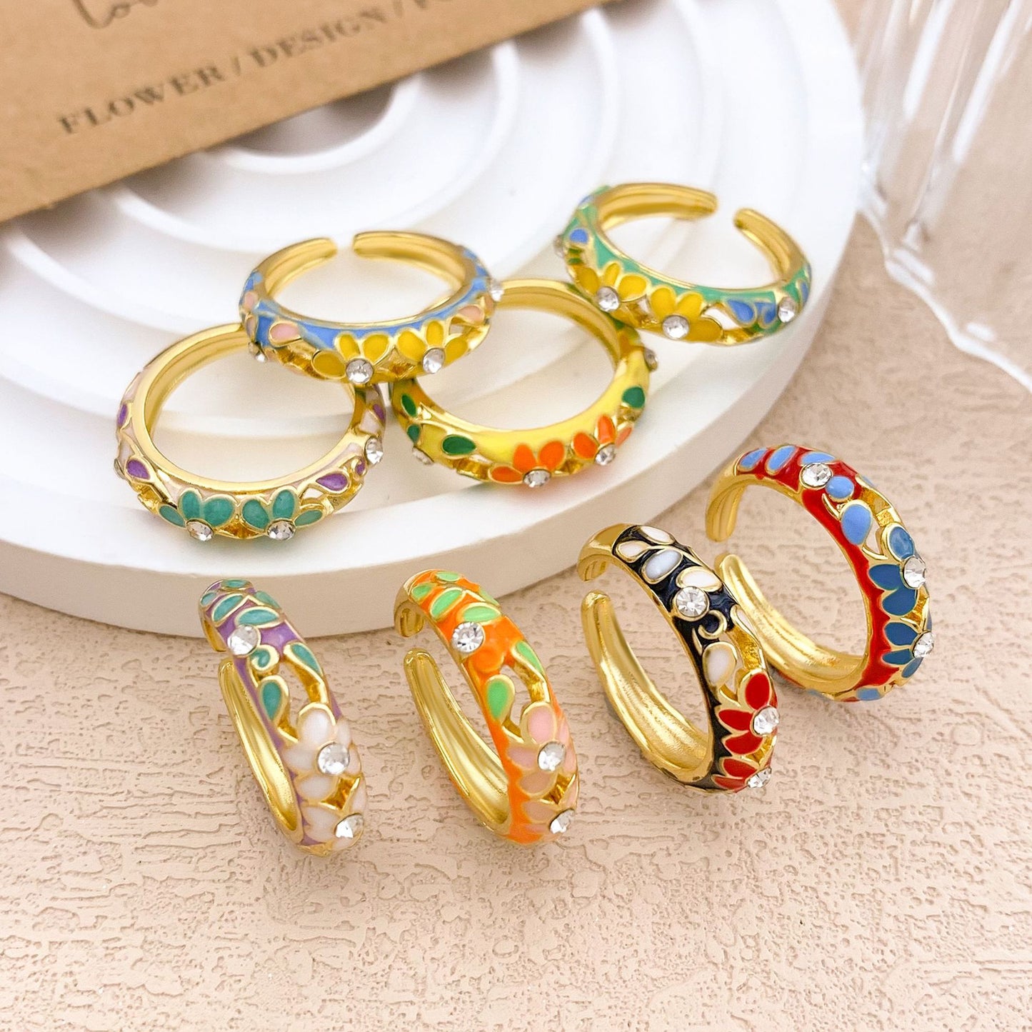 Anello in lega placcato oro con design floreale e cavo, elegante e di lusso, per donna