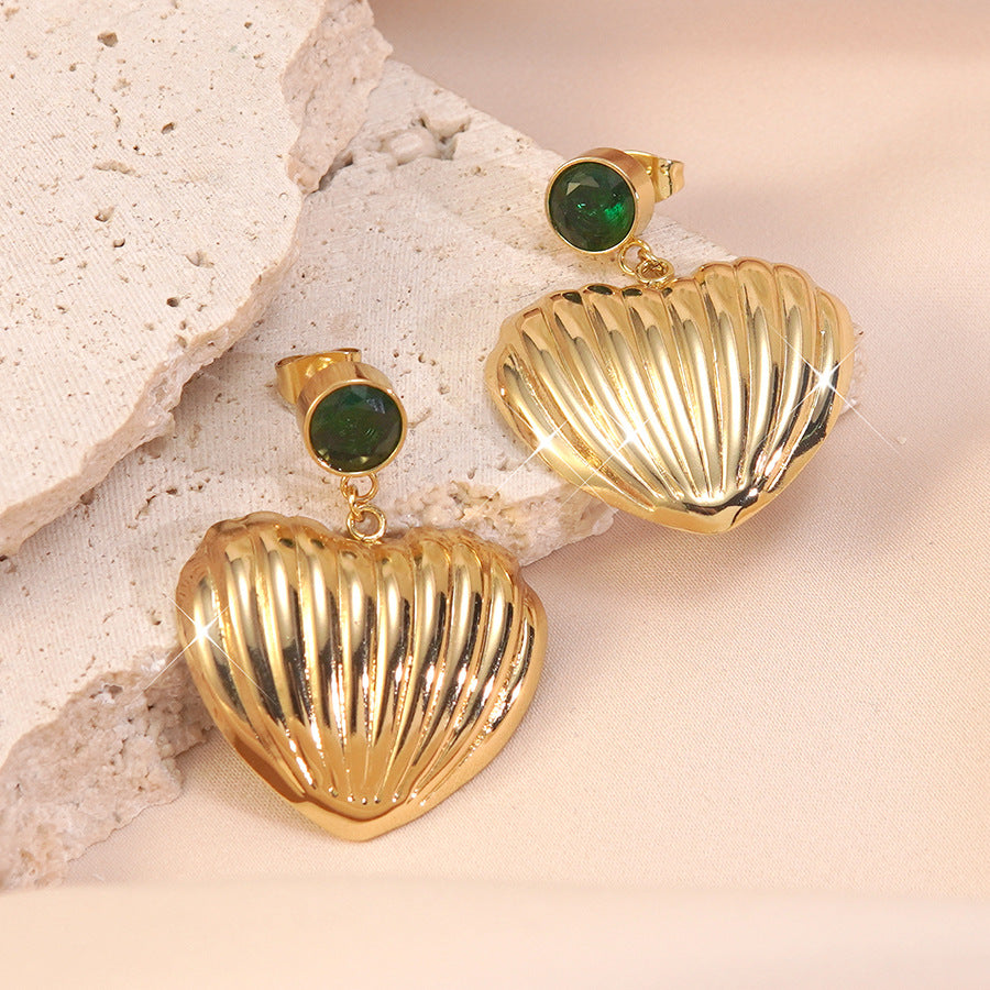 Orecchini placcati in acciaio inossidabile a forma di cuore, eleganti e vintage, con zirconia cubica