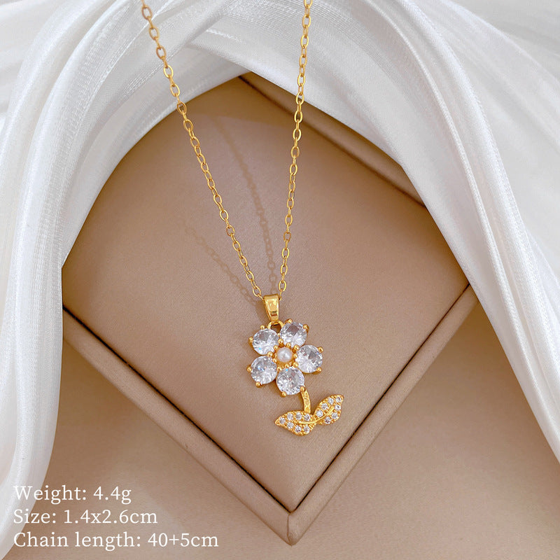 Collana in Stile Cartone Animato con Cuore in Acciaio al Titanio con Pendente in Rame e Intarsio di Strass per Donne e Uomini