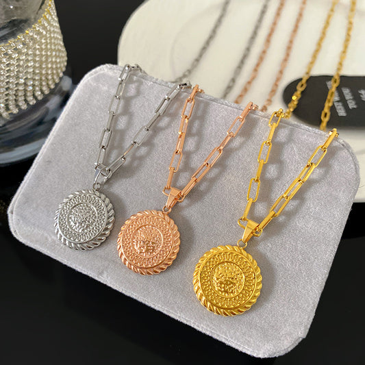 Sweet Streetwear Round Heart Floral Pattern Titanium Steel PVD Pendant Necklace with Curb Chain