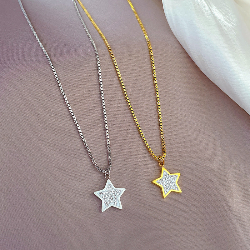 Collar minimalista con colgante de estrella de cinco puntas de acero de titanio para mujer, cadena de clavícula chapada en oro con diseño geométrico
