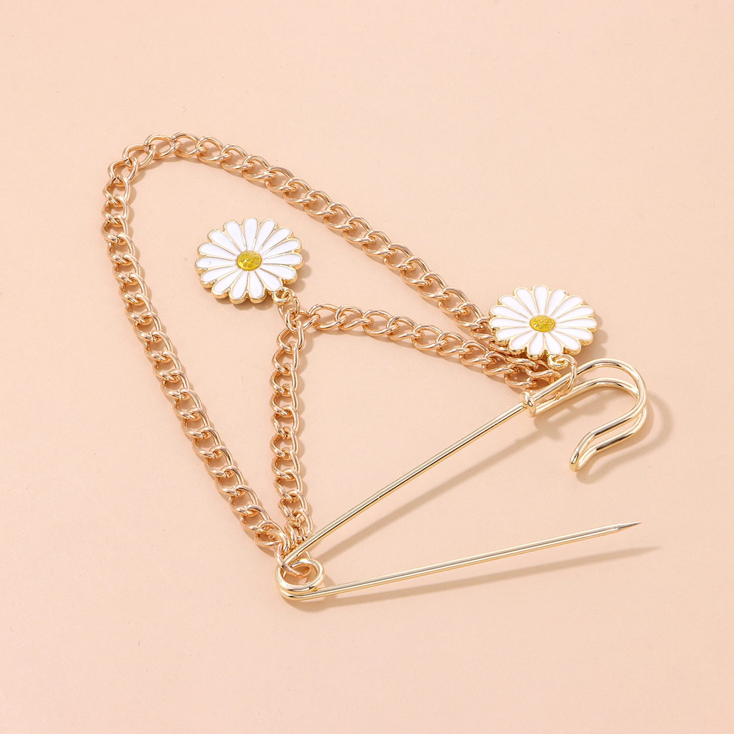 Minimalist Floral Daisy Chain Brooch for Men and Women - Alloy Plated Fashion Accessory, Unisex Design, Trendy Office Wear Jewelry