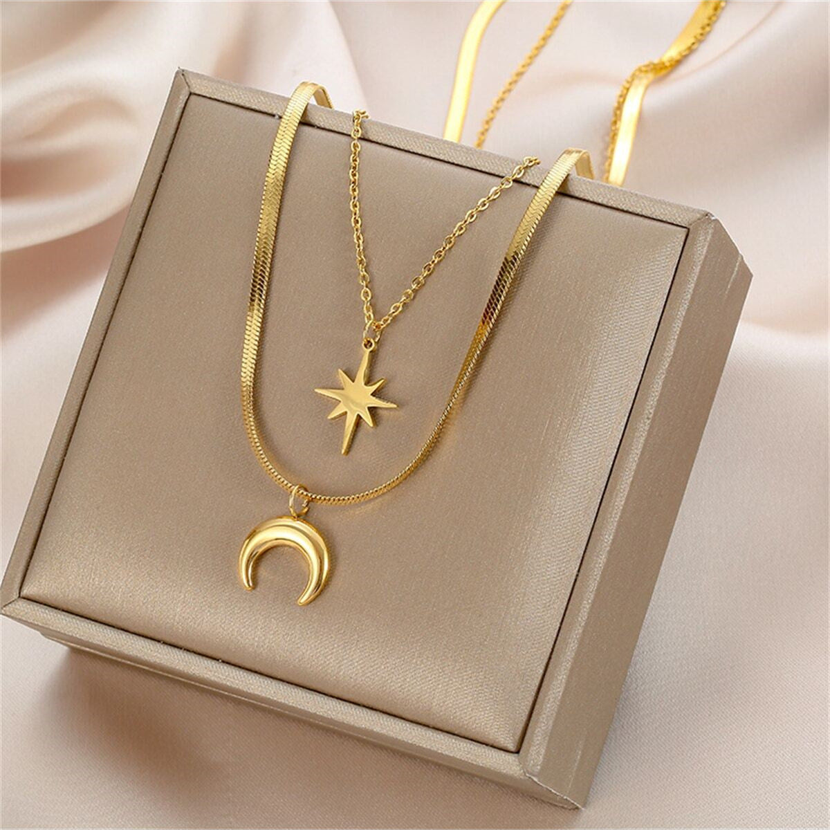 Collana da Donna Minimalista Geometrica a Stella di David a Doppio Strato con Luna in Acciaio Inossidabile, Ciondolo Placcato
