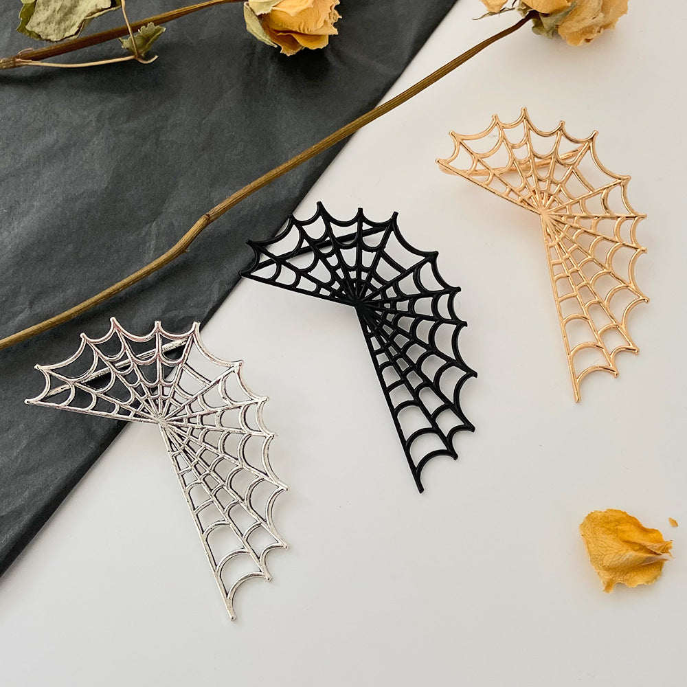Pendiente tipo ear cuff de telaraña geométrica estilo punk para mujer, de aleación electrochapada, pendientes llamativos de moda oscura