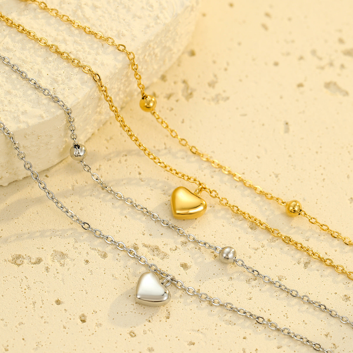 Bracciale Romantico in Acciaio Inossidabile a Cuore con Intarsio di Strass, Accessorio di Moda Minimalista per Donne
