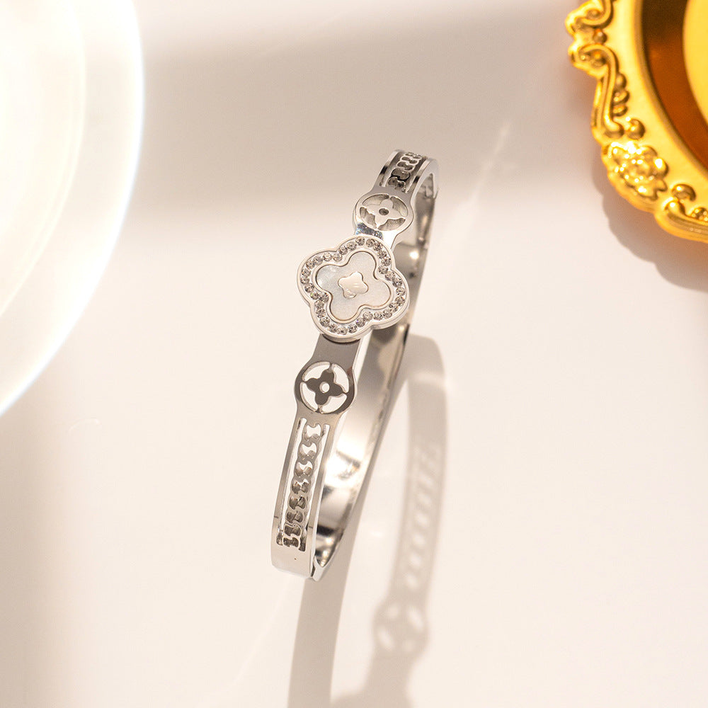 Bracciale Minimalista in Acciaio Inossidabile da Donna con Placcatura in Acciaio al Titanio e Intarsio di Strass a Forma Geometrica Ovale