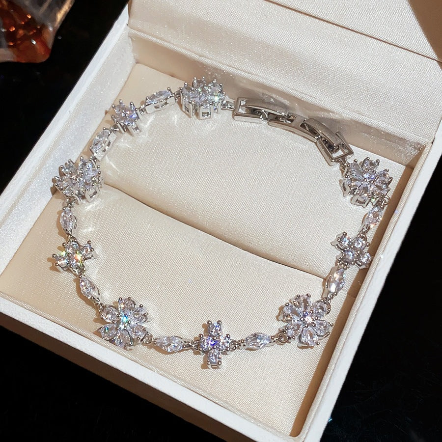 Luxury Elegant Brass Plated Crystal Cubic Zirconia Beaded Bracelet for Women