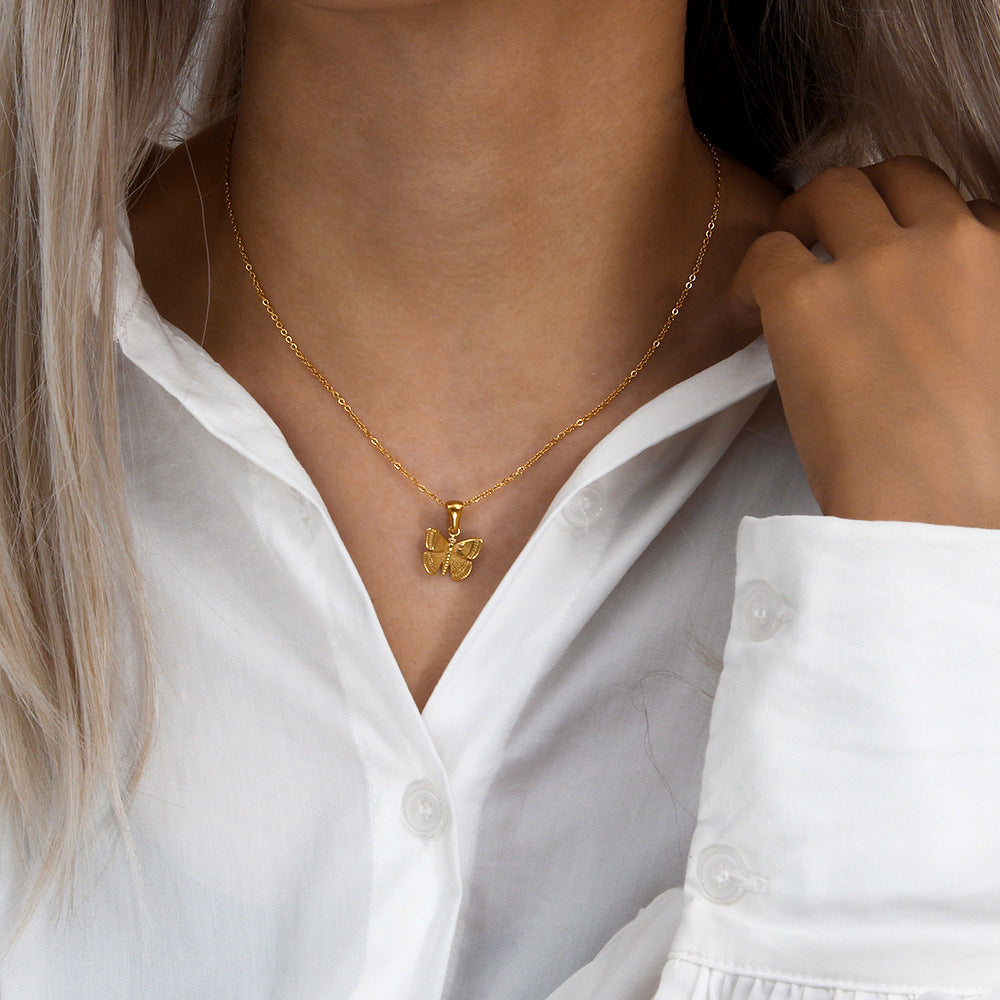 Fashion Baroque Butterfly Pendant Necklace for Women in Stainless Steel with Plated Finish, Delicate Clavicle Chain