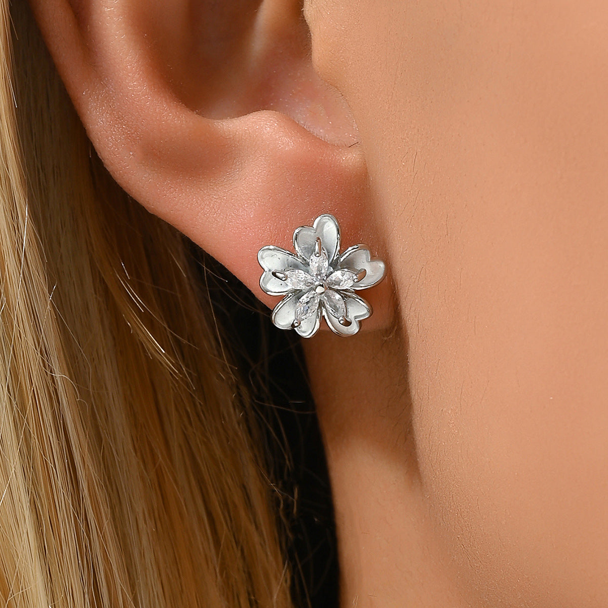 Orecchini a perno con strass floreali dolci e minimalisti da donna, con base in rame e perni in acciaio inossidabile