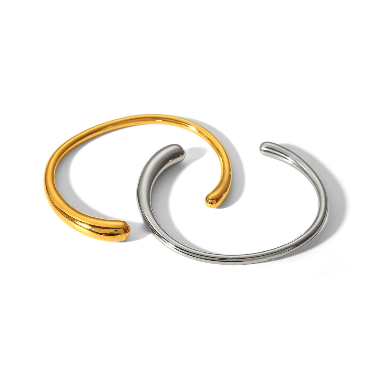 Minimalist Smooth Finish Titanium Steel Open Bangle for Women Cold Aesthetic Luxury Hypoallergenic 18K Gold Plated Bracelet