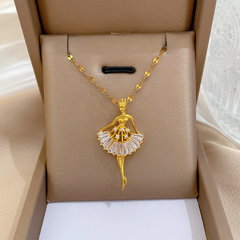 Collana con ciondolo a forma di ballerina minimalista in acciaio al titanio con zirconi micro-pavé, design geometrico, stile fresco e dolce