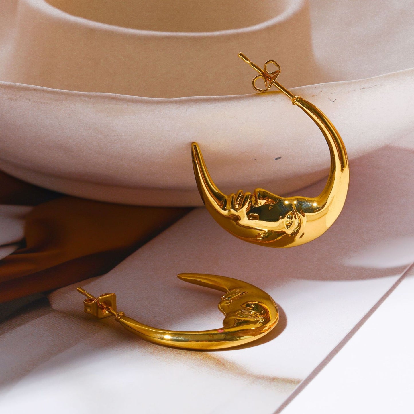 Minimalist Crescent Moon Pendant Necklace in Titanium Steel with Gold Plating, Delicate Star and Moon Motif on O-Chain for Women and Men