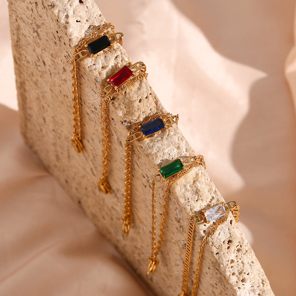 Pulsera de doble capa de lujo minimalista con diseño de nariz de cerdo y olas en acero inoxidable con chapado en oro de 18 quilates y acentos de circonita rectangular
