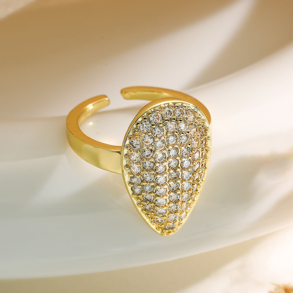 Anello in Rame Geometrico Minimalista con Placcatura in Oro 18K e Zircone per Donna