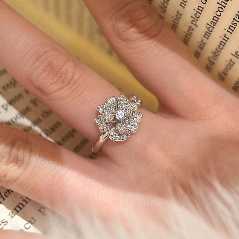 Anello Floreale Minimalista in Rame con Finitura Galvanica per Donna Anello Regolabile per Dito Indice Elegante Gioiello Versatile per la Mano