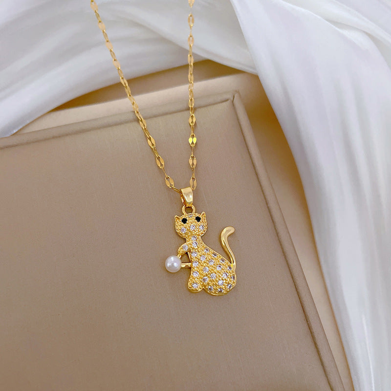 Collana Minimalista con Ciondolo Gatto Perla in Acciaio Inossidabile con Motivo Luna per Donna e Uomo