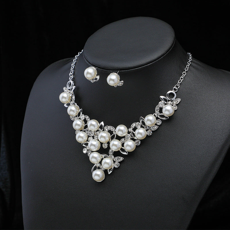 Sweet Minimalist Pearl Necklace and Earrings Set for Women with Alloy Pendant, Plated Finish, O-Chain, Floral and Leaf Motifs