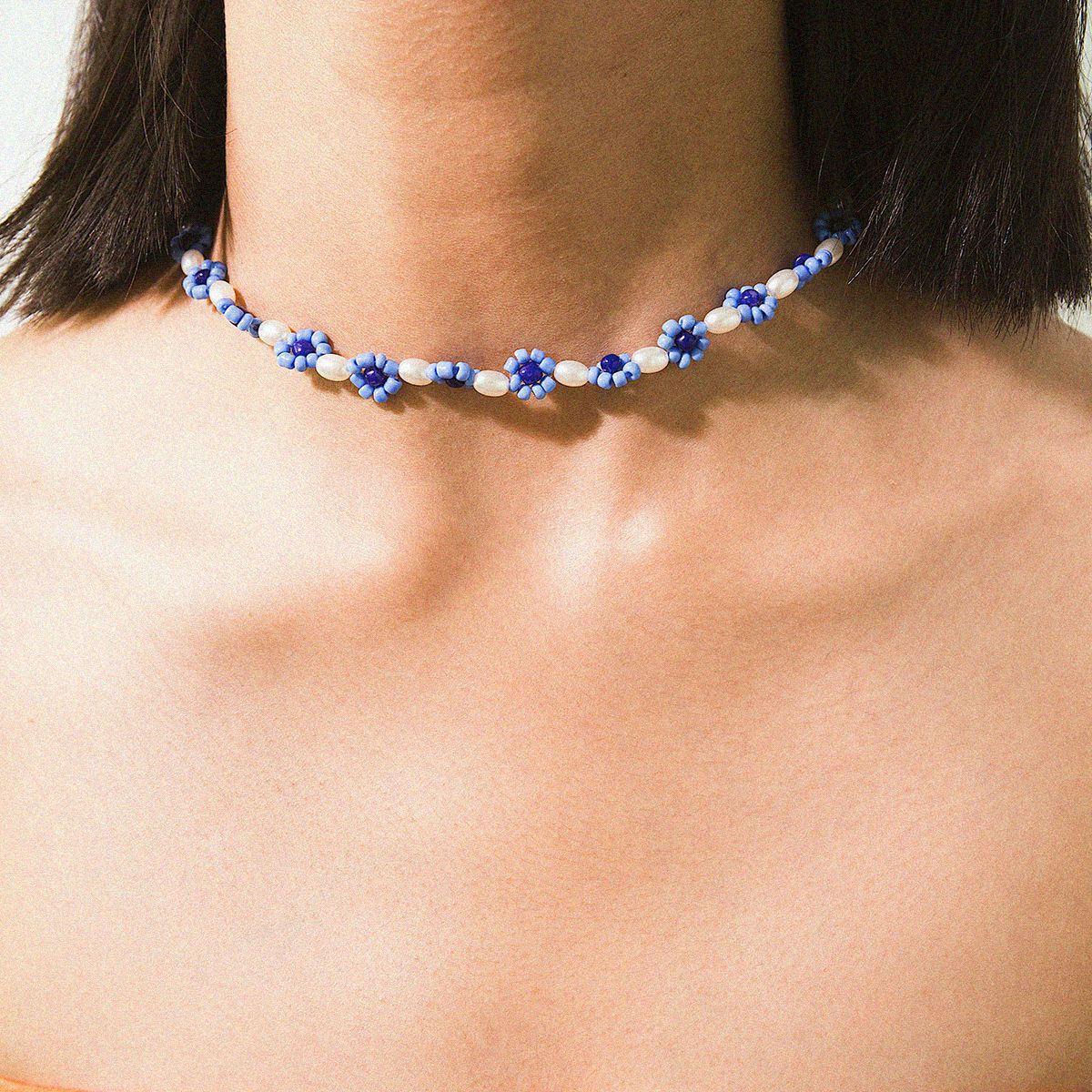 Collana da donna minimalista rustica con perline, floreale, geometrica, fatta a mano