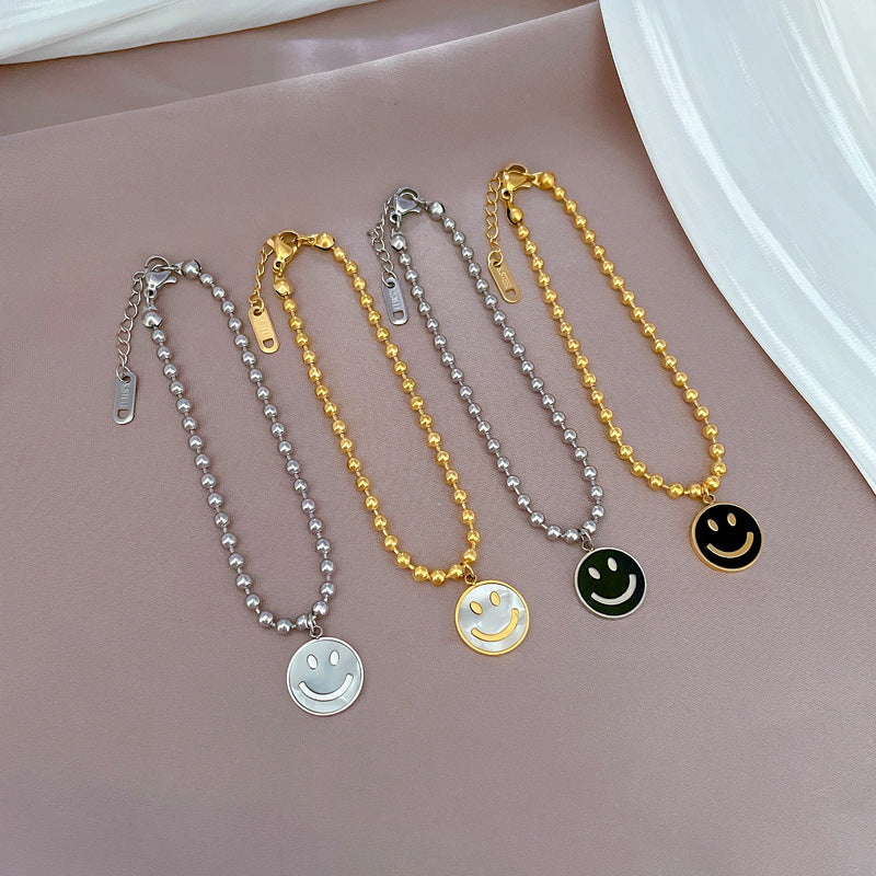 Retro Minimalist Round Disc Smile Shell Bead Bracelet for Women in Titanium Steel with Gold Plating and Wavy Texture