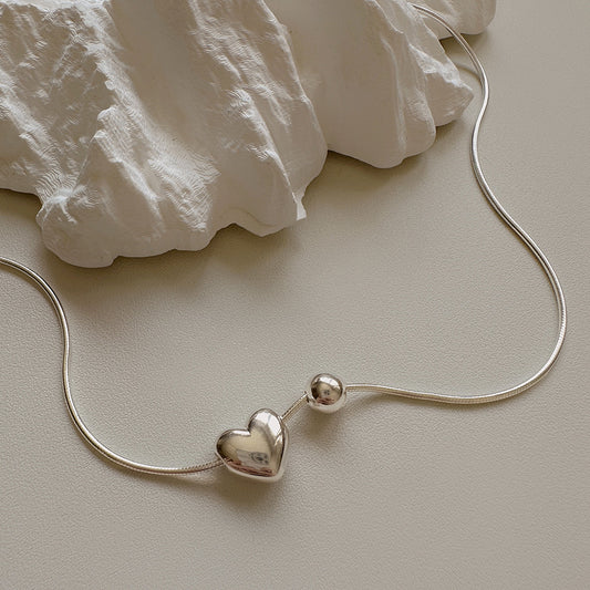Collar Minimalista de Cadena de Serpiente con Cuentas de Plata de Ley 925 en Forma de Corazón de Tono Frío