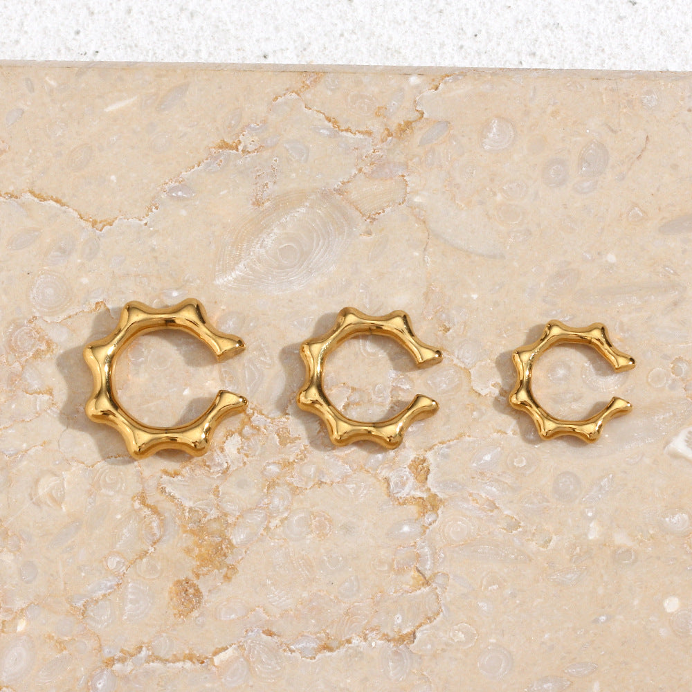 Fashionable Geometric Stainless Steel Hypoallergenic Ear Clips with 18K Gold Plating and Rivet Detail
