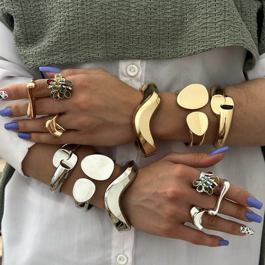 Luxury Casual Solid Color Plated Alloy Bangle