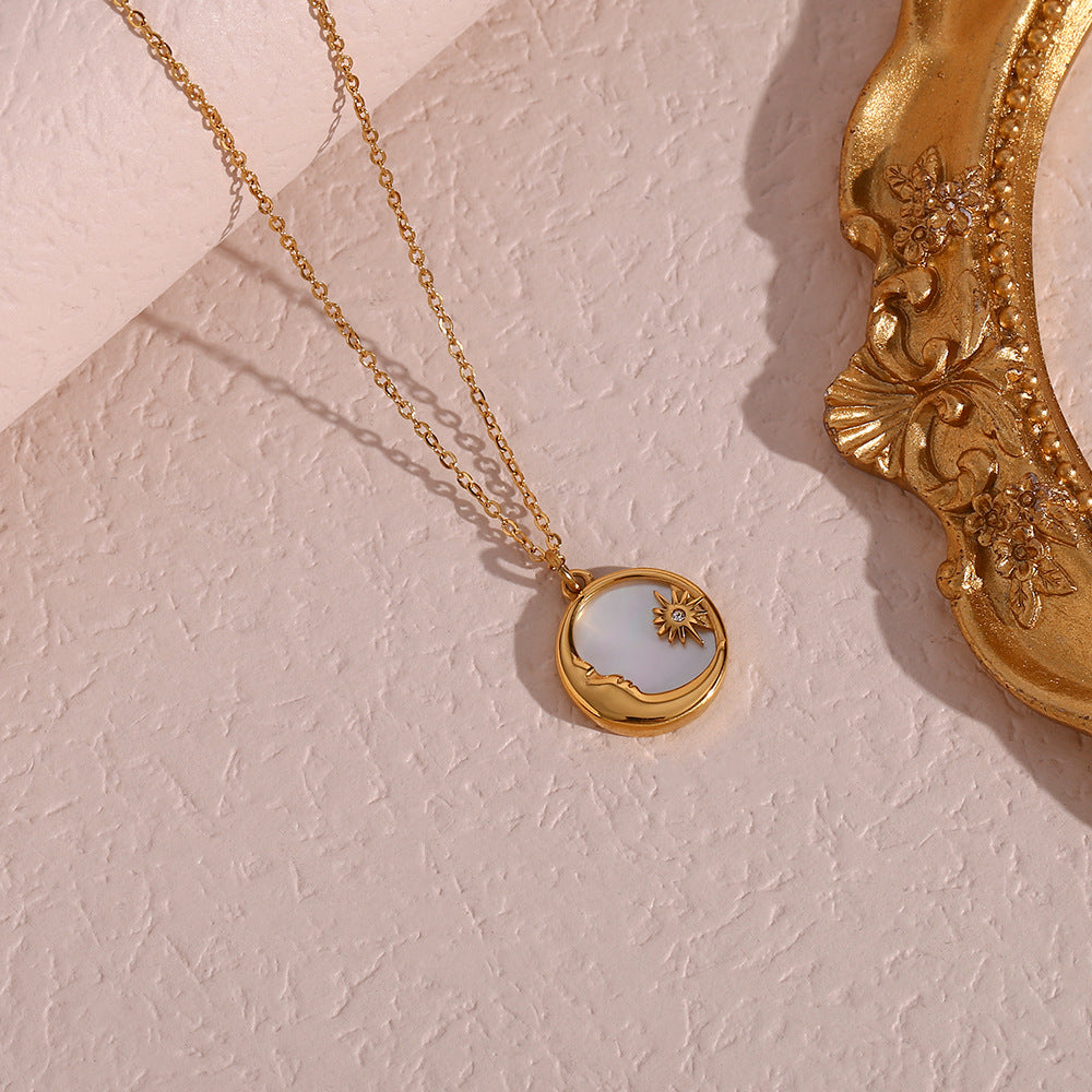 Collar con colgante de luna y estrella de moda minimalista para mujer en acero inoxidable con diseño geométrico y acabado chapado